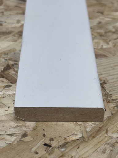 [2301068] MDF 9 x 45 x 4880 mm plint V313 wit gegrond 